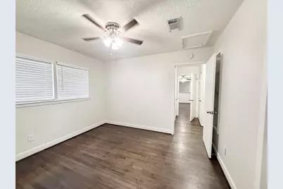 523 Wisteria Street, Lake Jackson, TX 77566 - Photo 14