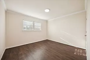 214 W 17th St, Houston, TX 77008 - Photo 6