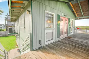 16510 Blackbeard Rd, Jamaica Beach, TX 77554 - Photo 12