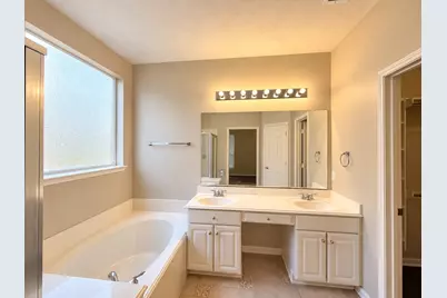 9226 Edgeloch Drive, Spring, TX 77379 - Photo 16