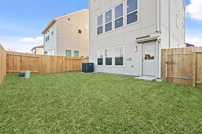 11413 Lucky Falls Drive, Houston, TX 77047 - Photo 22