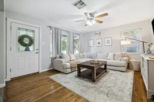 2327 Saxon Dr, Houston, TX 77018 - Photo 10