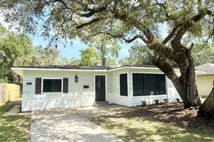 318 Caladium St, Lake Jackson, TX 77566 - Photo 1