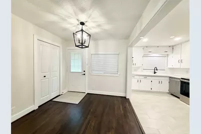 318 Caladium Street, Lake Jackson, TX 77566 - Photo 6