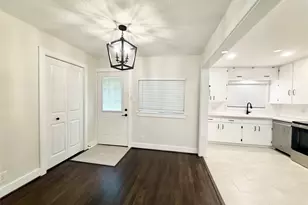 318 Caladium St, Lake Jackson, TX 77566 - Photo 6