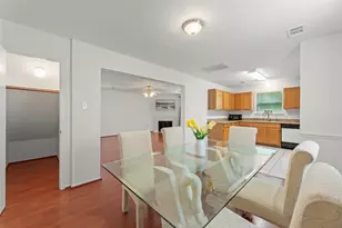 8252 Golf Green Cir, Houston, TX 77036 - Photo 6