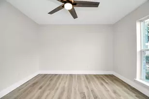 7575 Katy Fwy, Houston, TX 77024 - Photo 24