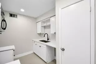 7575 Katy Fwy, Houston, TX 77024 - Photo 6