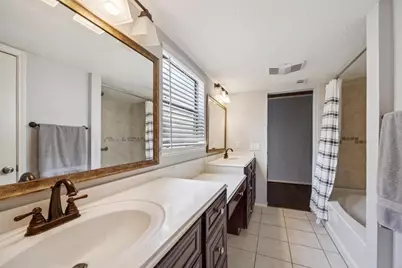 5372 Brownway Street #D34, Houston, TX 77056 - Photo 10