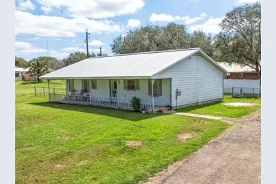 676 County Road 002, Hallettsville, TX 77964 - Photo 32