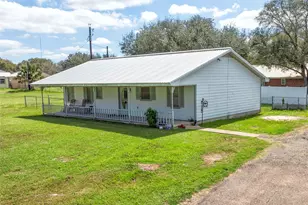 676 Co Rd 002, Hallettsville, TX 77964 - Photo 32