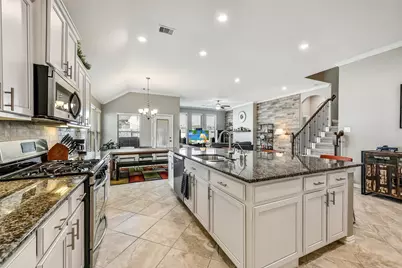310 Bolton Drive, League City, TX 77573 - Photo 12