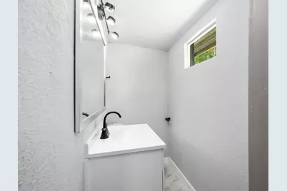 810 Clinton Park Street, Houston, TX 77029 - Photo 22