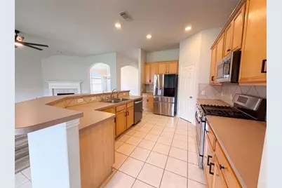 5704 Shady Hollow Court, Rosharon, TX 77583 - Photo 2