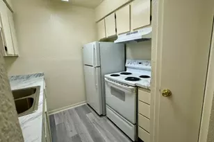 9101 Country Creek Dr, Houston, TX 77036 - Photo 8
