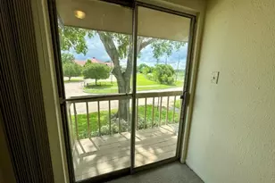9101 Country Creek Dr, Houston, TX 77036 - Photo 2
