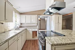 17317 E Greenleaf Ln, Conroe, TX 77306 - Photo 6