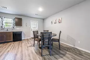 2026 Rosalee St, La Marque, TX 77568 - Photo 8