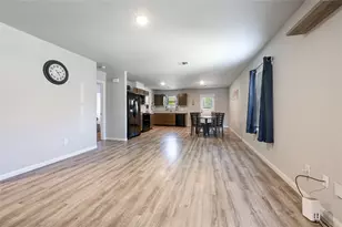 2026 Rosalee St, La Marque, TX 77568 - Photo 4