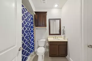 1810 Upland Lakes, Houston, TX 77043 - Photo 32