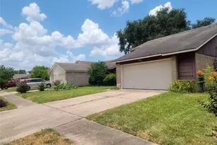 12058 Plumbrook Dr, Houston, TX 77099 - Photo 2