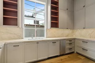827 Rocky River Rd, Houston, TX 77056 - Photo 16