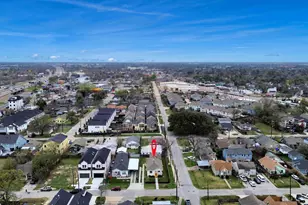 127 Amundsen St, Houston, TX 77009 - Photo 32