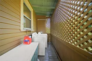 1112 17th St, Galveston, TX 77550 - Photo 28