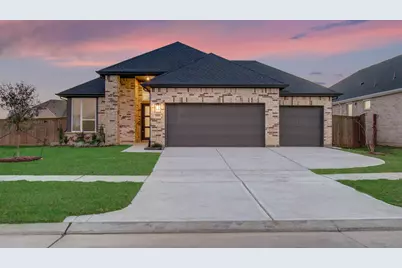 15034 Mission Avenue, Mont Belvieu, TX 77523 - Photo 1