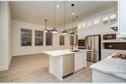 15034 Mission Avenue, Mont Belvieu, TX 77523 - Photo 8