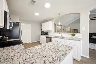 3206 Deer Trail Dr, Alvin, TX 77511 - Photo 10