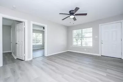 6024 Collingsworth Street #2, Houston, TX 77026 - Photo 4