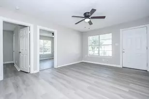 6024 Collingsworth St, Houston, TX 77026 - Photo 4