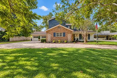524 Oak Drive, Lake Jackson, TX 77566 - Photo 2