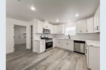 7851 Pecan Villas Drive, Houston, TX 77061 - Photo 6