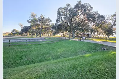 220 Pony Trail, Angleton, TX 77515 - Photo 6