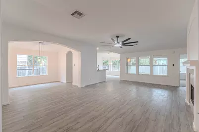 138 Bryce Branch, The Woodlands, TX 77382 - Photo 6