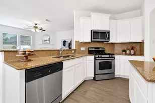 31 Hearthwick Rd, Tomball, TX 77375 - Photo 6