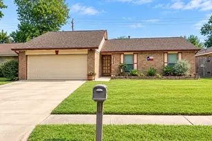 16023 Windom Dr, Houston, TX 77598 - Photo 2
