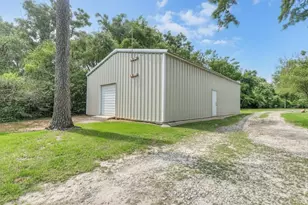 10147 Lewis Creek Cir, Willis, TX 77318 - Photo 32
