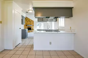 309 S Brownell St, La Porte, TX 77571 - Photo 8