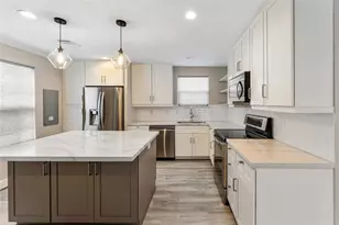 809 E 40th St, Houston, TX 77022 - Photo 12