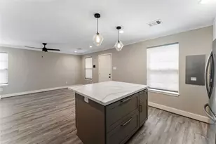 809 E 40th St, Houston, TX 77022 - Photo 14