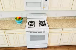 11130 Beverley Pk St, Sugar Land, TX 77498 - Photo 6