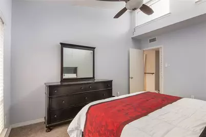 1802 Stoney Brook Drive #104, Houston, TX 77063 - Photo 18