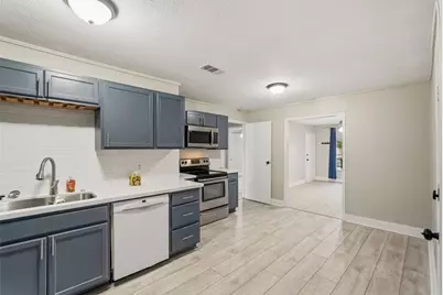 406 Gresham Street, Baytown, TX 77520 - Photo 16