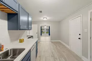 406 Gresham St, Baytown, TX 77520 - Photo 2