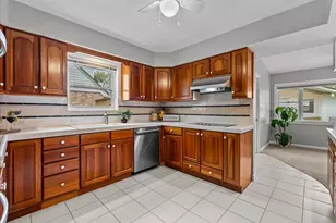 606 Forest Lake Dr, Seabrook, TX 77586 - Photo 16