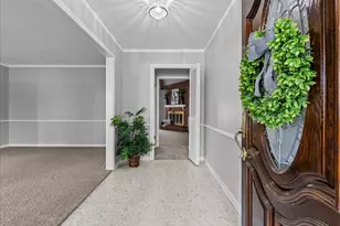 606 Forest Lake Dr, Seabrook, TX 77586 - Photo 2