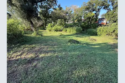 118 Creekside Lane, Lake Jackson, TX 77566 - Photo 6